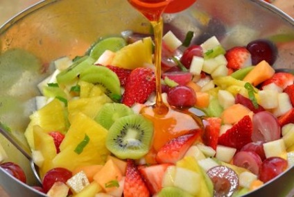 Плодова салата за деца прости рецепти плодови салати за деца със снимка