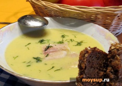 Готвене картофено пюре супа с крутони, пиле или гъбички