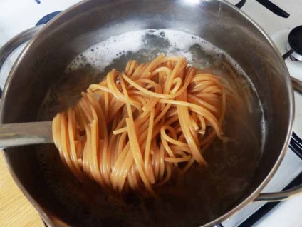 Hrană de spaghete