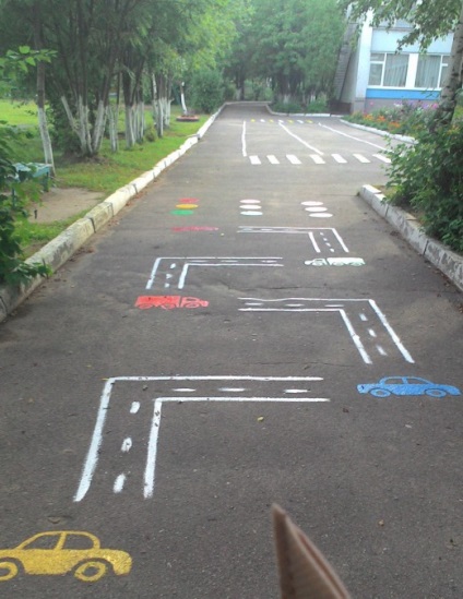 Jocuri pe asfalt, sau cum să aranjați pistele în grădiniță (prs)