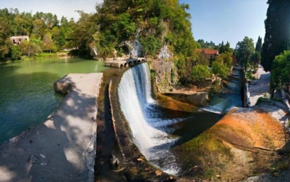 Cascada artificiale și descrierea și fotografia lacului Psyrtsha