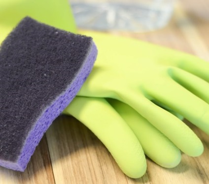 Cum să curățați rapid și fără efort bucătăria de gaz și cuptorul de contaminanți dificili