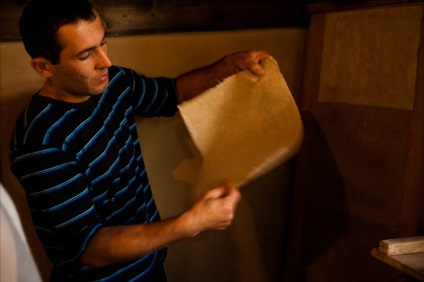 Cum se face hârtia de mătase în Samarkand, așa cum se face