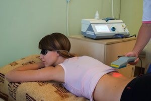 Cum se utilizează terapia cu laser în tratamentul osteochondrozelor