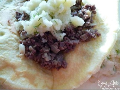 Cum să gătești kulebyaka rus (pentru două și trei colțuri) o rețetă pentru un fel de mâncare cu o fotografie