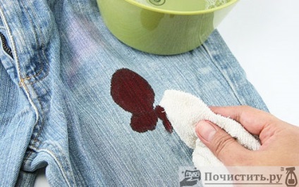 Cum să eliminați petele de sânge din haine