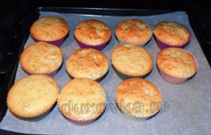 Cupcakes a tejföllel - recept turn-alapú fotókkal