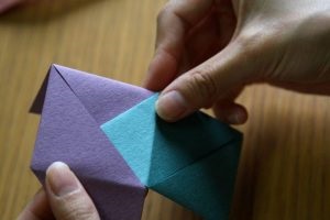 Cube origami lehetőségek és szerelési diagramok a fotó és videó a mikro