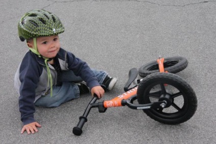 A legjobb kerékpár 2 éves gyermek számára