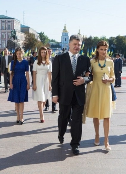 Marina Poroshenko stílusú ruhák és 7 legjobb kép a First Lady, trendi-u