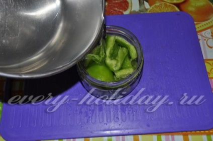 Pepper verde marinat pentru rețeta de iarnă cu fotografie