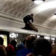 Moscova, știri, o femeie a murit în metroul din Moscova, sărind pe acoperișul trenului