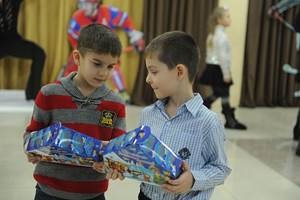 Anul Nou pentru elevi de școală la școală, sărbători de iarnă și evenimente