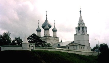 Descrierea mănăstirii Trinity-Sypan Pahomi-Rehovtsy, pelerinaje ortodoxe