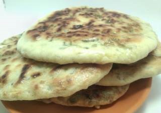 Tortilla Ossetian cu branza si ierburi - reteta cu fotografii pas cu pas