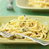 Carbonara paszta vagy hogyan készítsünk egy finom mártást egyszerűen, főzni és enni