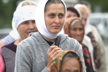 Procesiunea religioasă ortodoxă sa întâlnit și a atacat psihologic sectorul drept (a fost adăugat videoclipul)