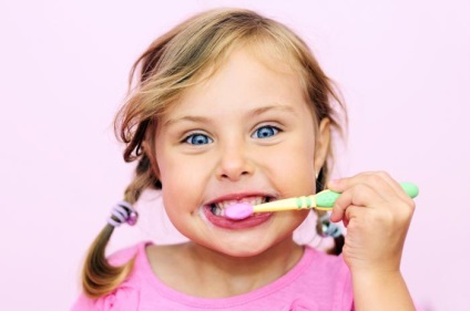 Dentitia si cresterea dintilor la masa copiilor