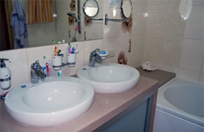 Curățați factura pe blatul din baie cum să alegeți și să instalați singuri