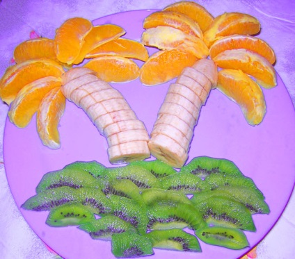 Rețete de salate de fructe pentru copii mici și mari