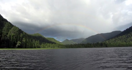 Lacul Sadrinsky - turistul din Altai