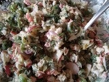 Salata de revers cu oua si carne de crab