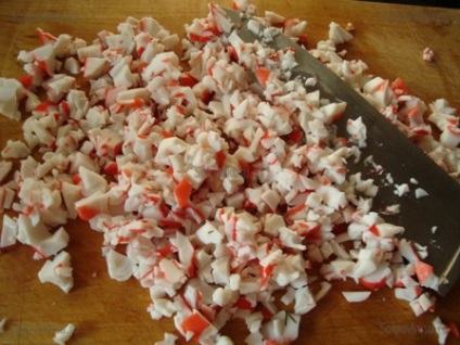 Salata de revers cu oua si carne de crab