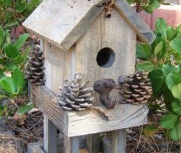 Birdhouse a saját kezével együtt dolgozik a gyermekével