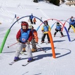 Academia de zăpadă, schiul alpin și snowboarding - în rolele de iarnă, trambulină, oprit - în vară