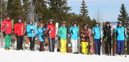 Academia de zăpadă, schiul alpin și snowboarding - în rolele de iarnă, trambulină, oprit - în vară