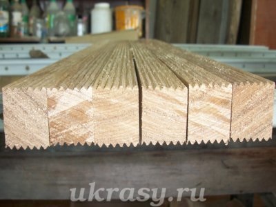 A fafaragáshoz fából készült pajzsot költ