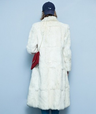 Pungă sub blană și fotografie, ce pungă să poarte cu o nurcă și o haină de mouton