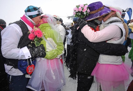 Ceremonia de nunta la zona de schi loveland ski este interesanta!