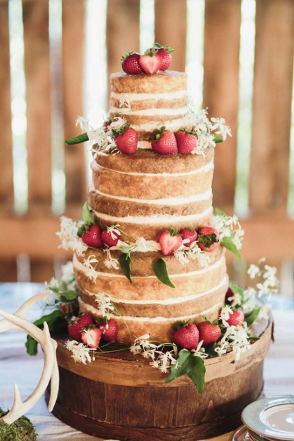 Tort de nuntă cu prăjituri deschise