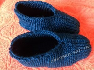 Papuci cu două ace de tricotat, ușor - descriere cu fotografie
