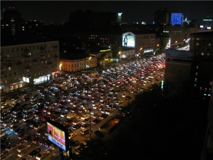 Mennyi idő van este este - forgalmi dugók - Moszkvában