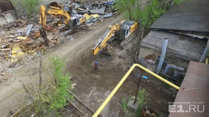 У центрі Єкатеринбурга зносять цеху Уралтрансмаш, де під час війни робили танки