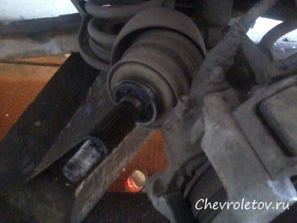 Înlocuirea lubrifianților în rulmenții hub-ului Chevrolet Niva - chevrolet, chevrolet, foto, video, reparații