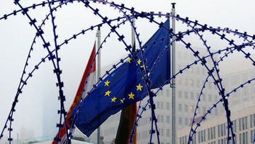 Interzicerea intrării în țările Europei, societate de rasarit juridică