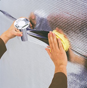 Protejați pereții de umiditate înainte de a finaliza o foaie profilată