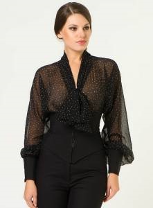 Bluza sub corsetul de dragoste este din nou la modă