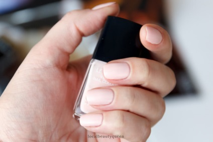 Chanel le vernis # 520 oglindă lichid și # 542 comentarii din cauciuc roz