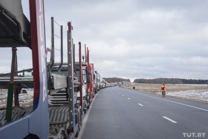 Ce se întâmplă în coada de camioane la granița cu Lituania