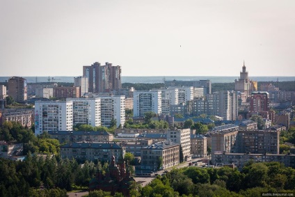 Business Center - Chelyabinsk City - és a városi kilátást a megfigyelő fedélzetről, egy útmutató Chelyabinsk