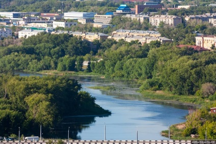 Centrul de Afaceri - orașul Chelyabinsk - și vederi ale orașului din puntea de observație, un ghid pentru Chelyabinsk