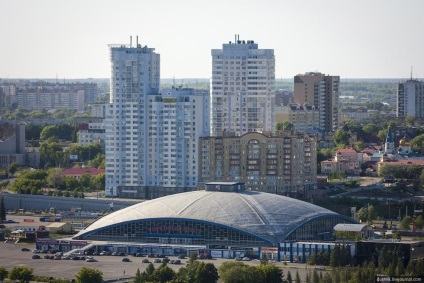 Centrul de Afaceri - orașul Chelyabinsk - și vederi ale orașului din puntea de observație, un ghid pentru Chelyabinsk