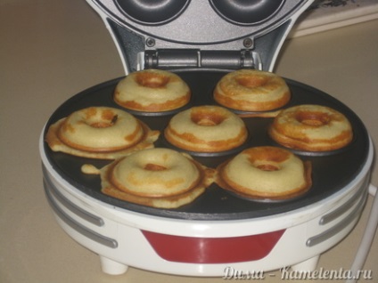 Donuts (gogoși) de la redactorul donat-maker cu fotografie