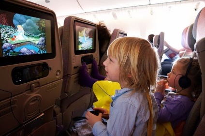 Hány évig repülnek a gyermekek repülővel?