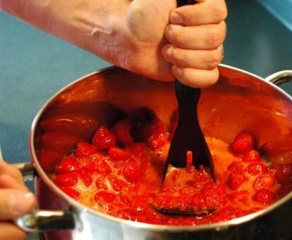 Gem de căpșuni o gustare de cinci minute - o rețetă rapidă pentru a face gem de căpșuni la domiciliu