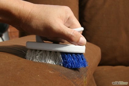 Cum să cureți o canapea din microfibră